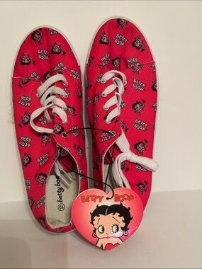 Betty Boop Pink-Red Canvas Lace-Up Sneakers Women’s size 10
